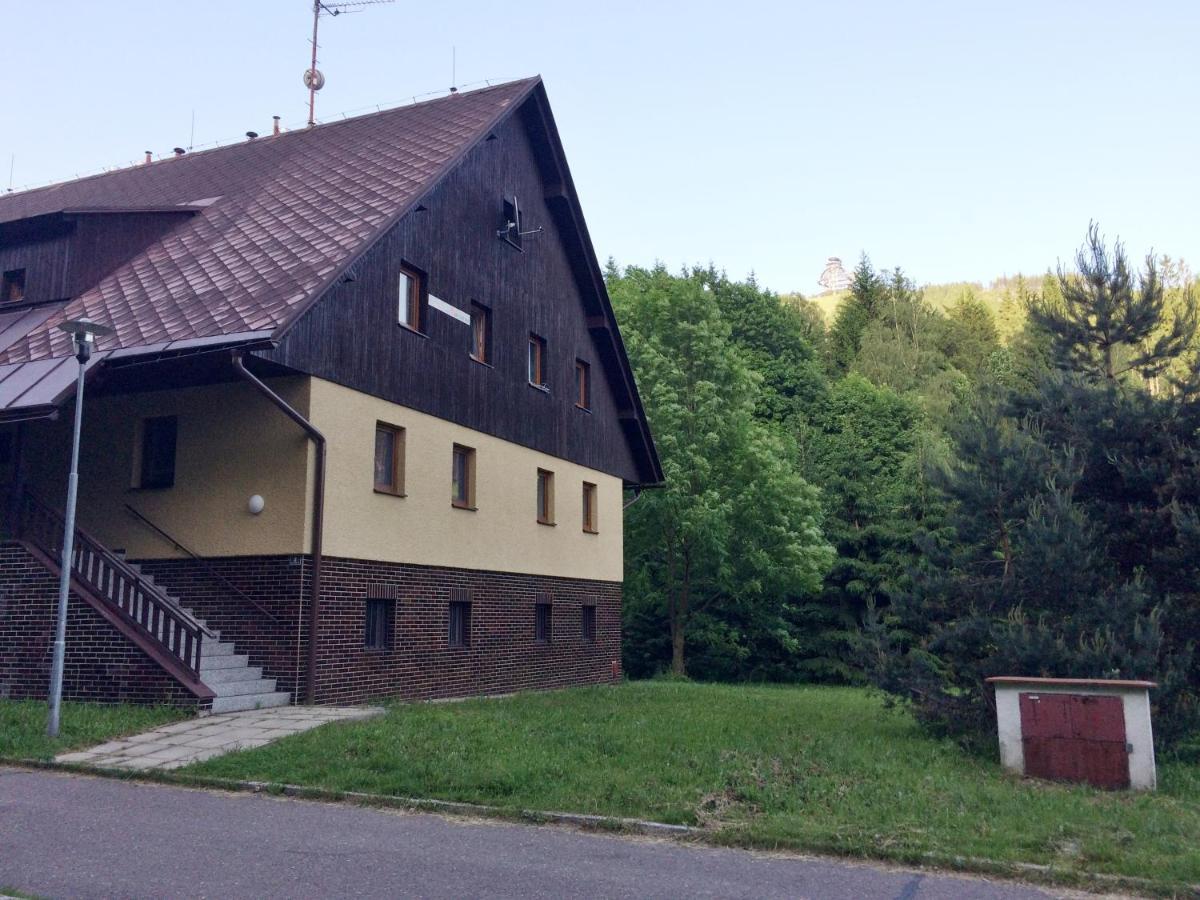 Apartman V Zeleni Dolní Morava Екстериор снимка